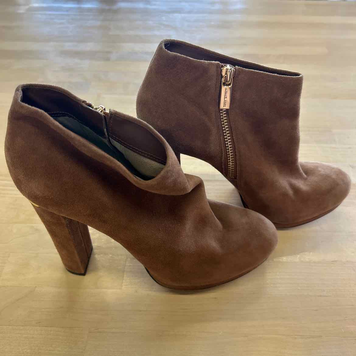 Michael Kors Size 7.5 Brown Preloved Heels