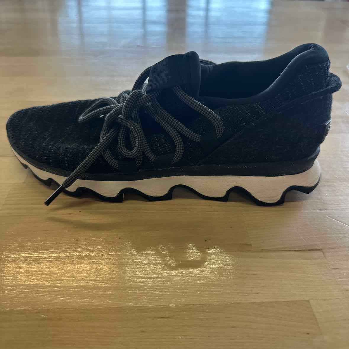Sorel Shoe Size 6.5 Black Sneakers