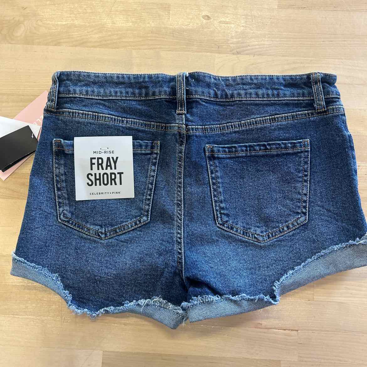 Juniors Celebrity Pink 3in. Mid Rise Fray Roll Cuff Hem Shorts - 9