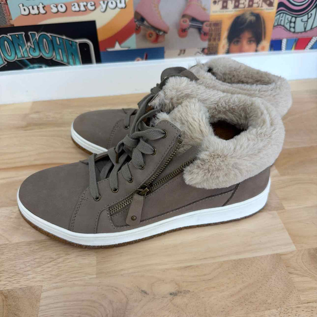 Aetrex Size 10 Gray Preloved Boots