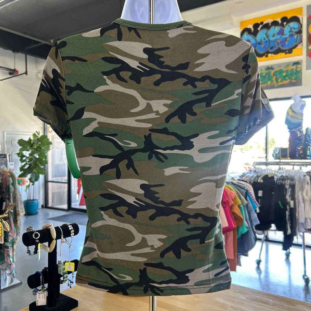 Size XS/S Camo Preloved T-Shirt SS