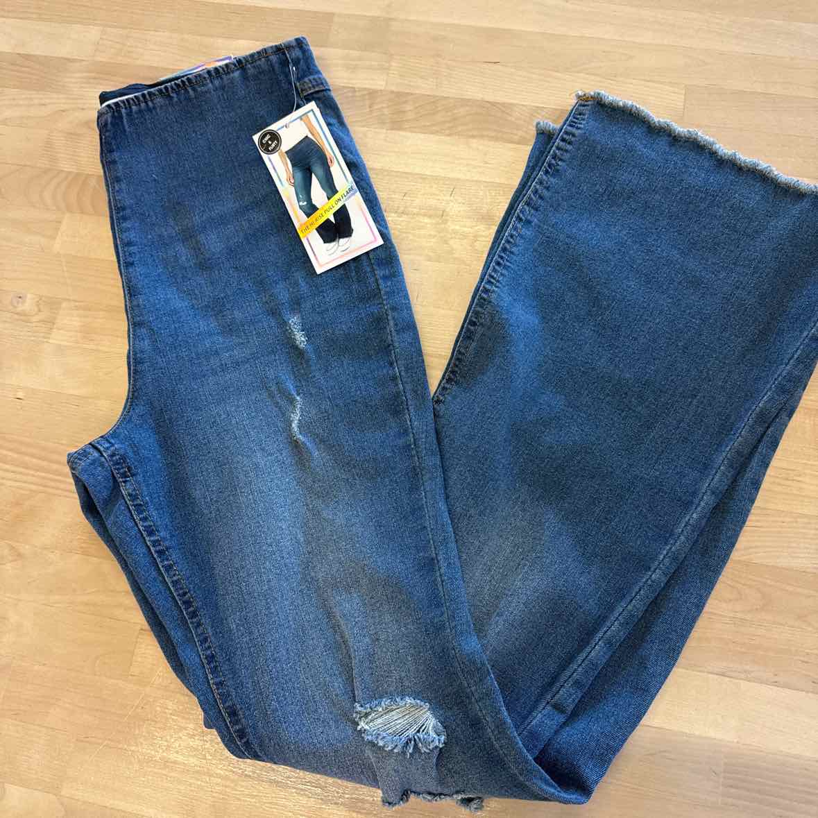 TINSELTOWN Size 7 High Rise Pull On Flare NWT