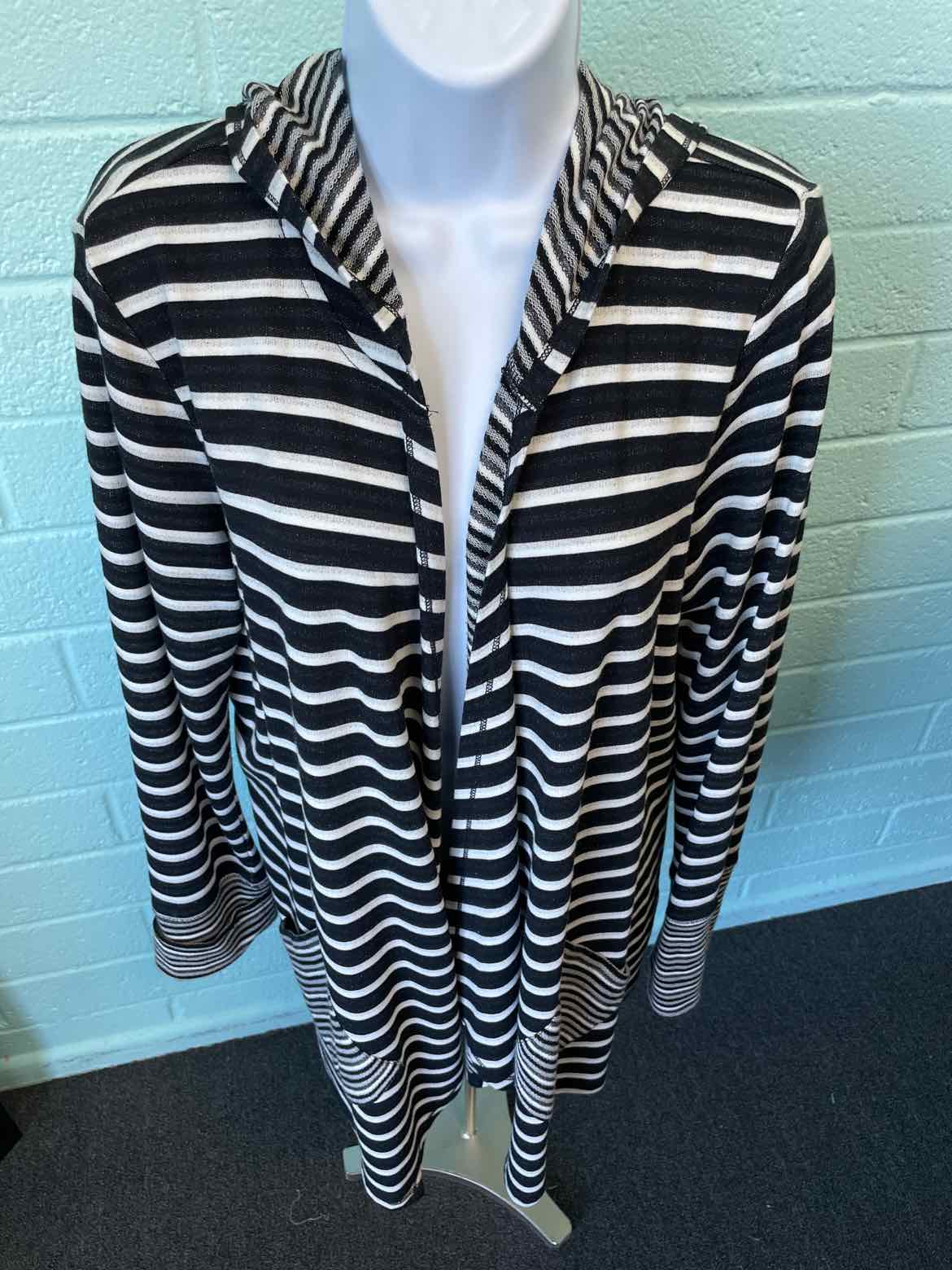 Cable & Gauge Size L BLACK & WHITE Cardigan
