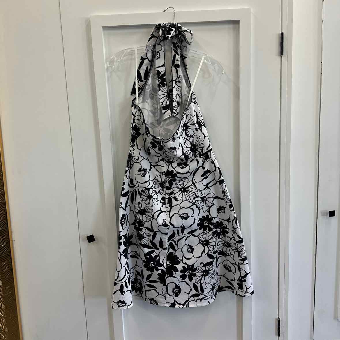 APNY Size 8 Black/White Dress
