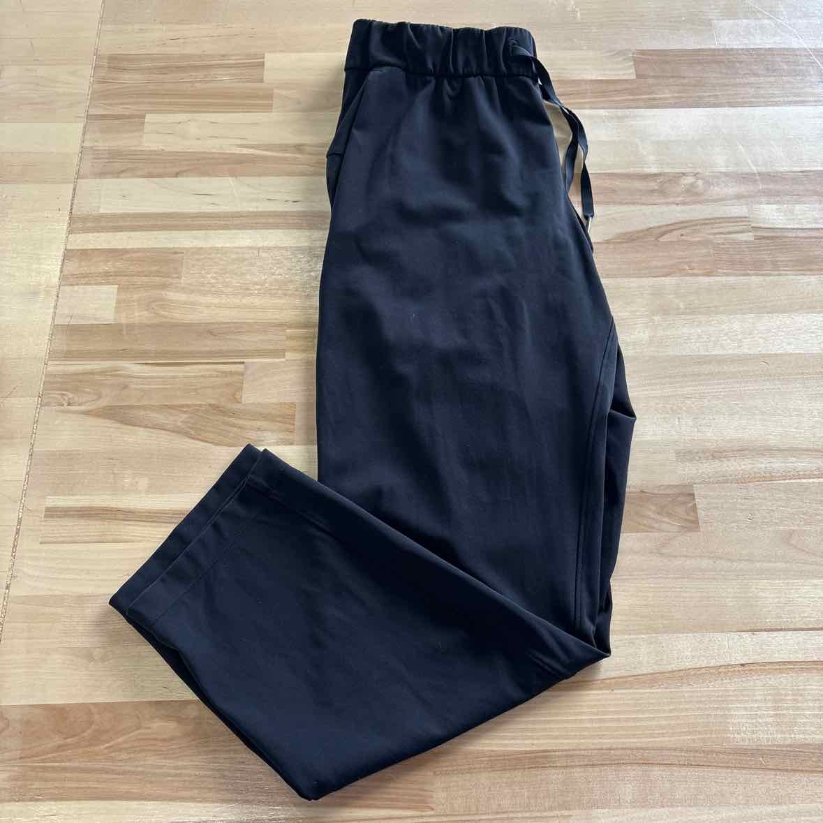 LuluLemon Size 8 Black Athletic Pants