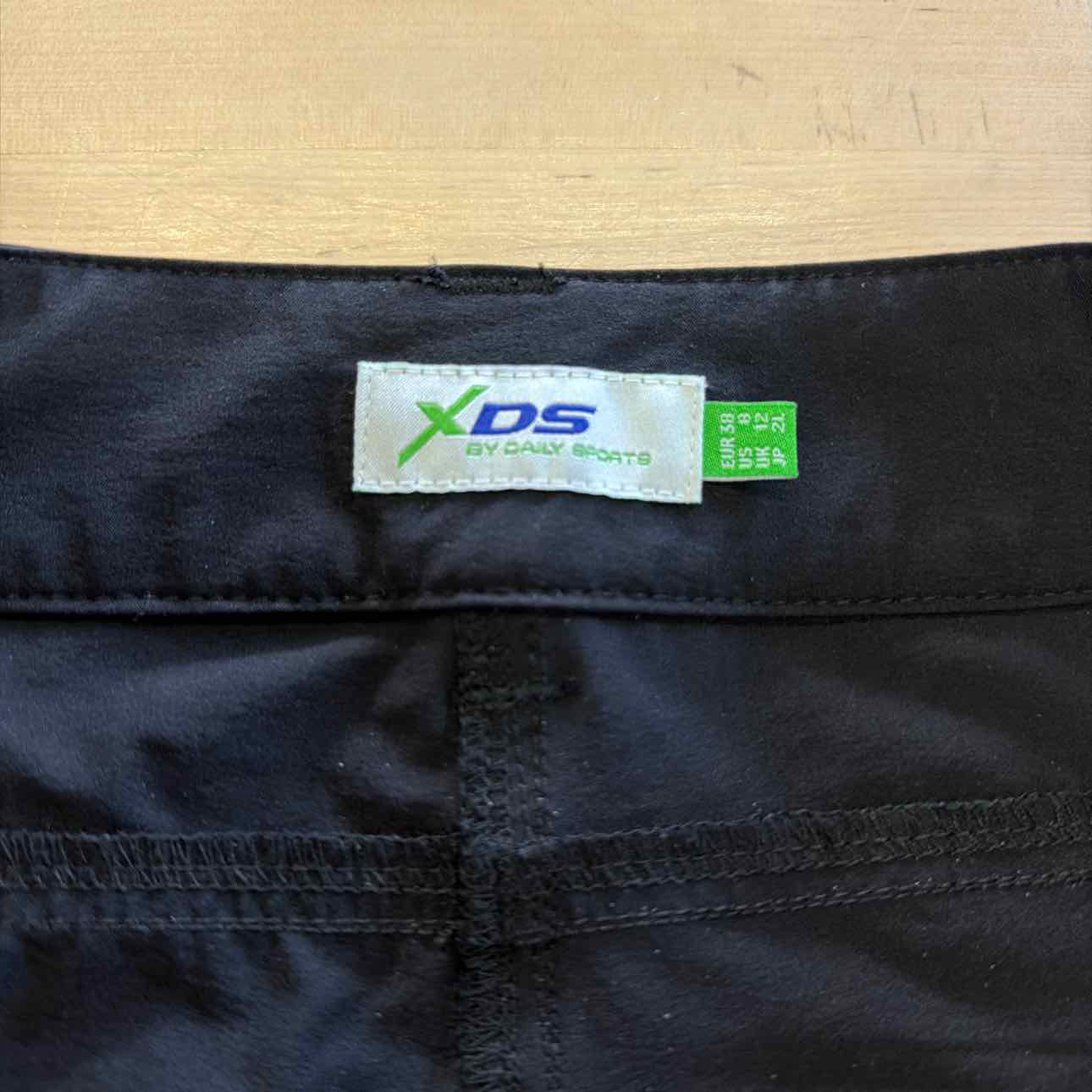 Daily Sports Size 8 Black Preloved Athletic Pants