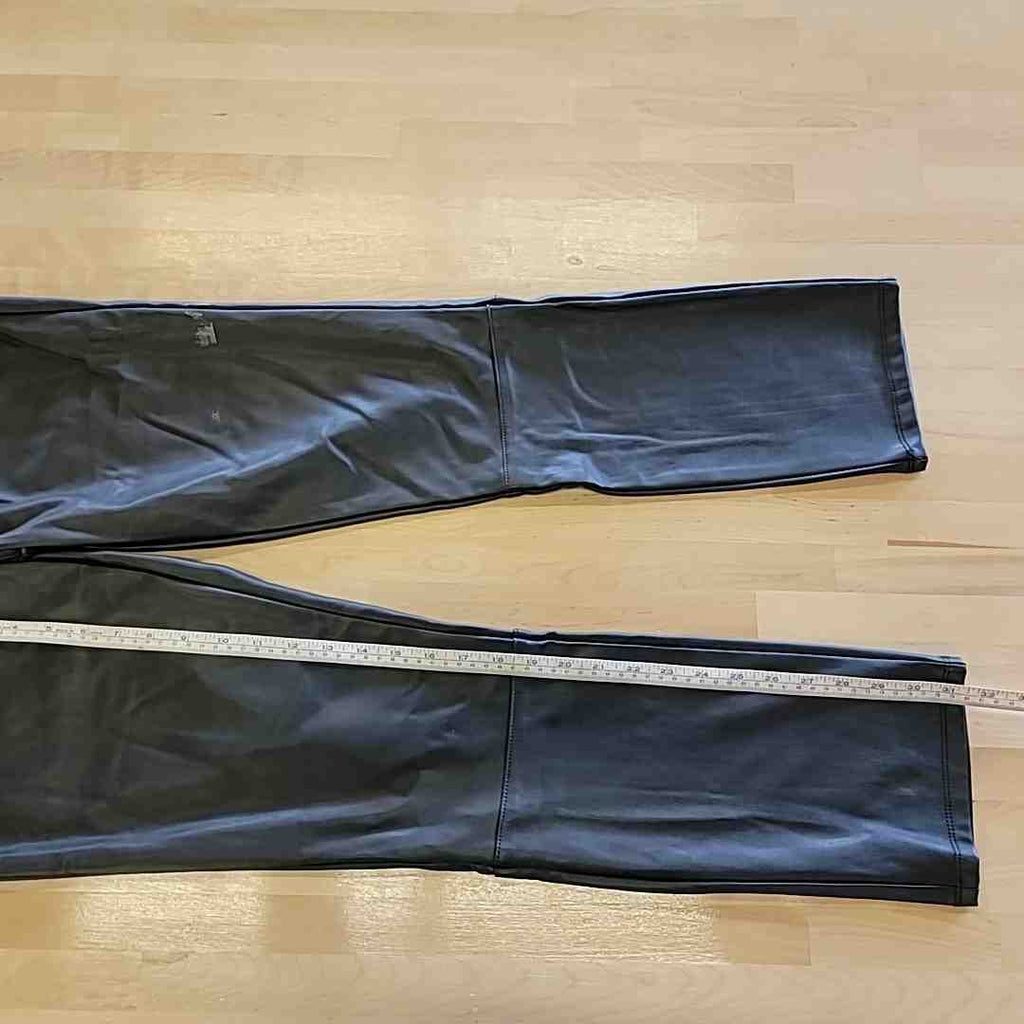 tinceltown Size 9 Black faux leather Pants