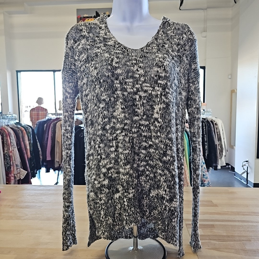 Hollister Size XS/S Black White Hoodie Sweater