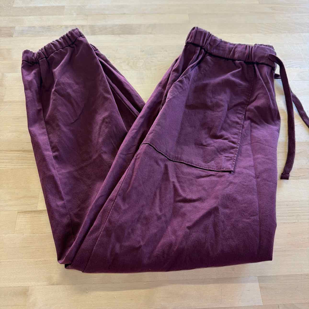Levi's Women's Mid-Rise Essential Joggers - Merlot