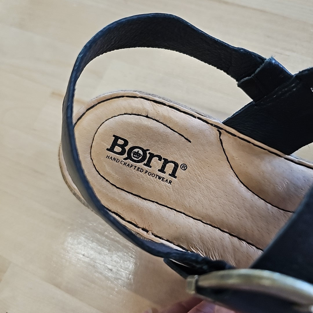 Born Shoe Size 9 Tan/Black Sandals