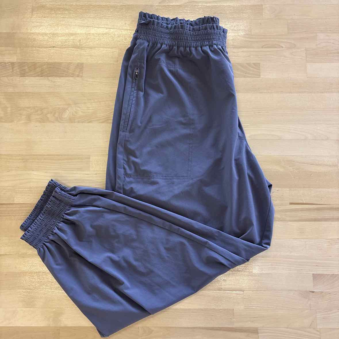 Athleta Size 16 Gray Athletic Pants