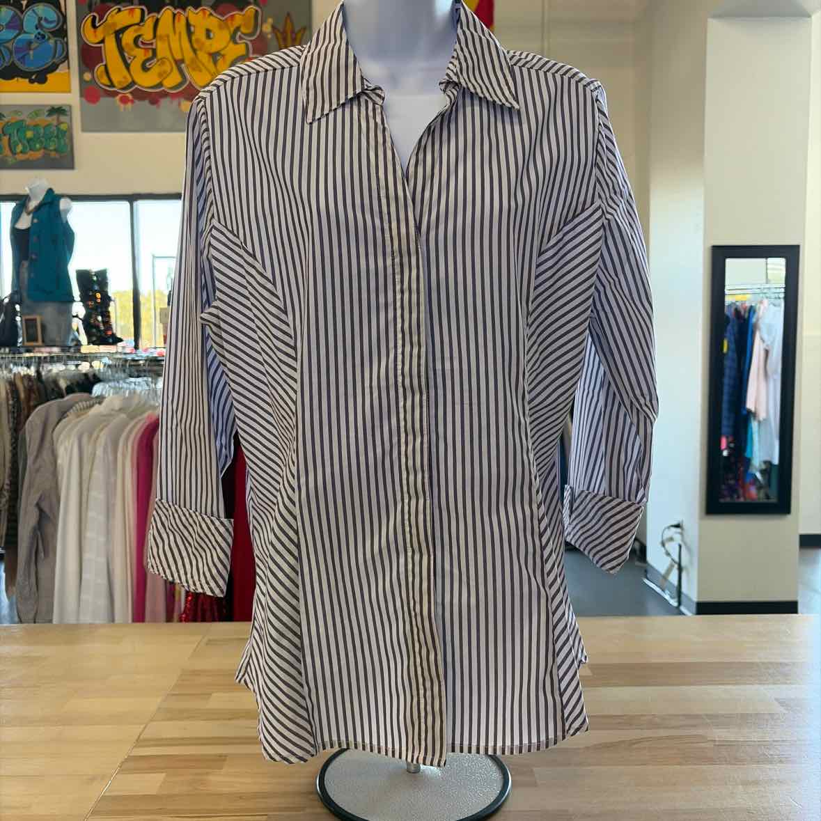 lee Size L Purple & White Used Button Down Shirt