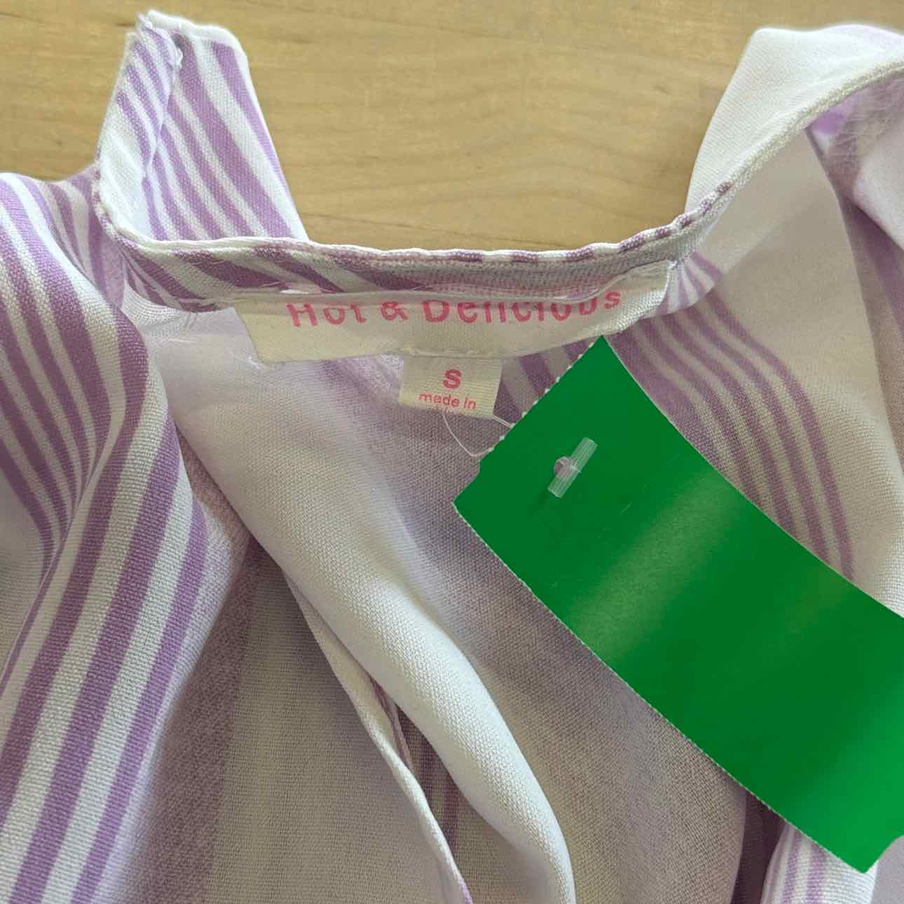 Hot & Delicious Size S White/Purple Preloved Blouse LS