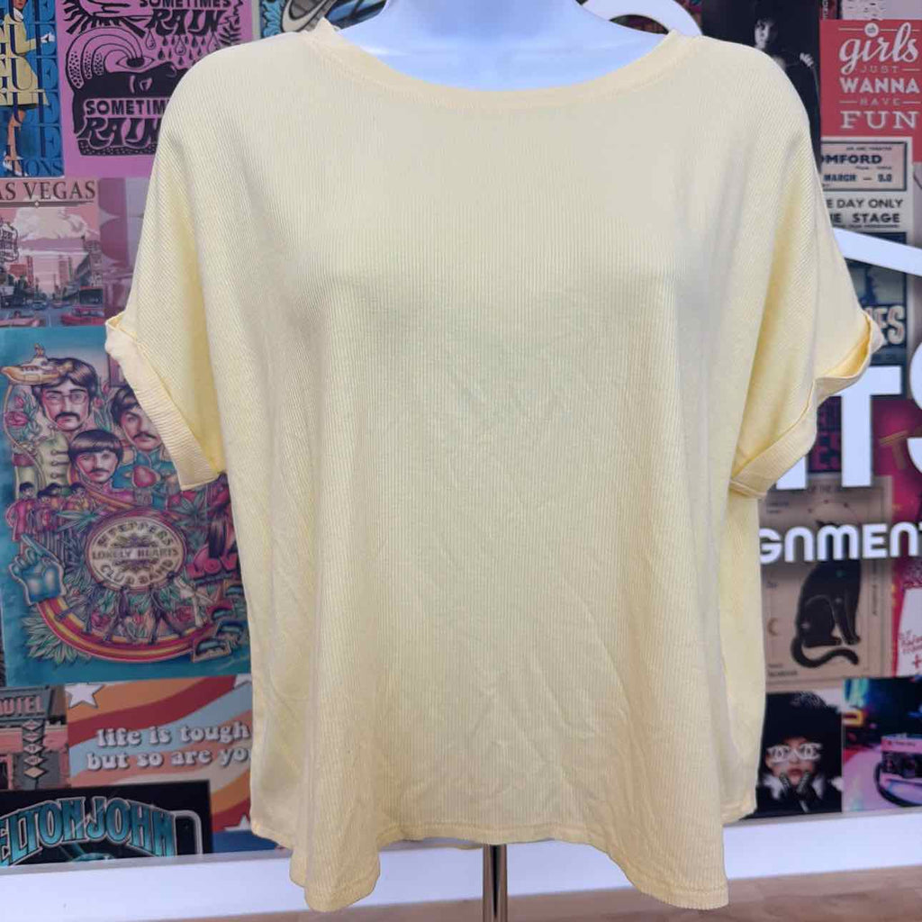 hippie rose Size X L Cuffed Short-Sleeve Tee