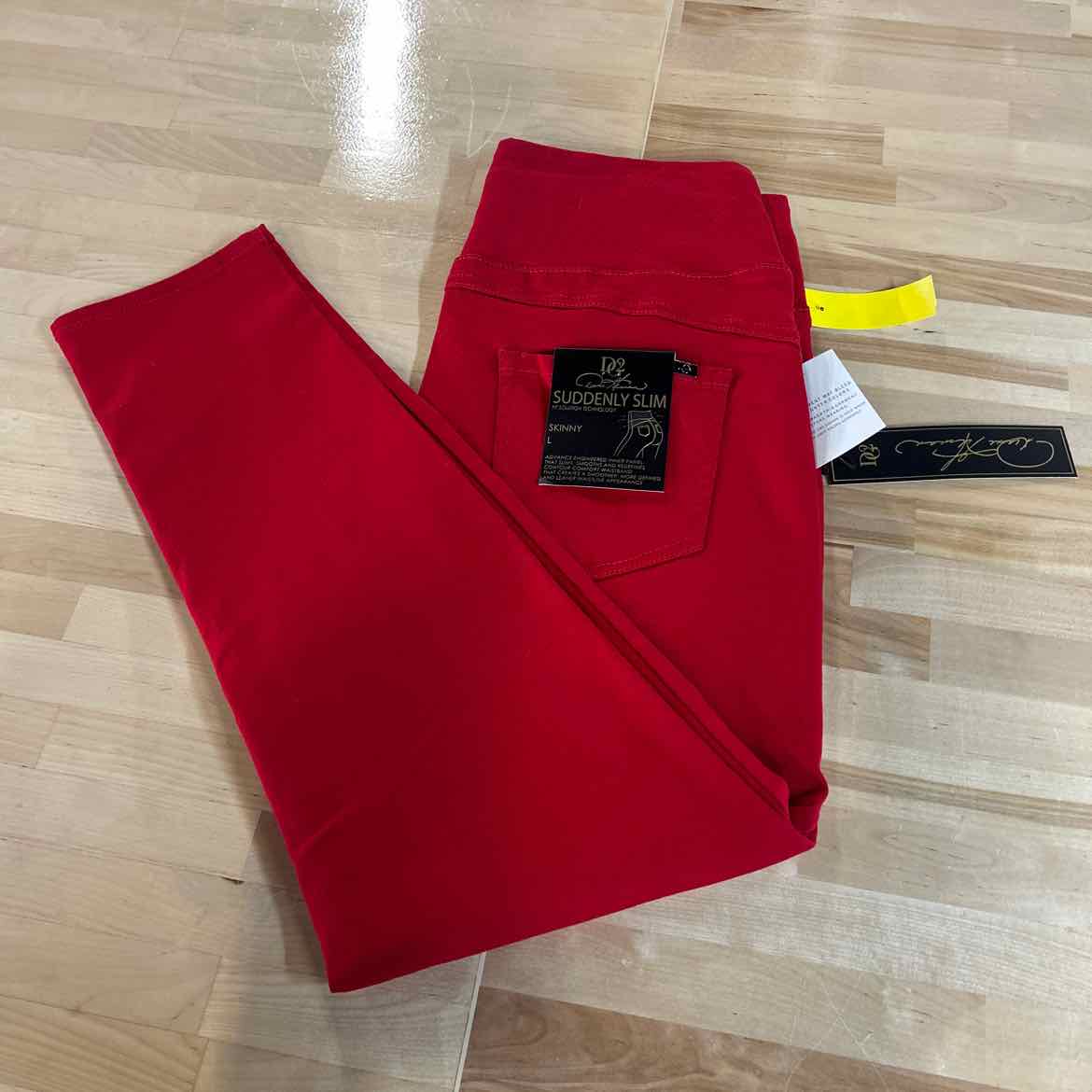 DG2 Size L Red Preloved Pants
