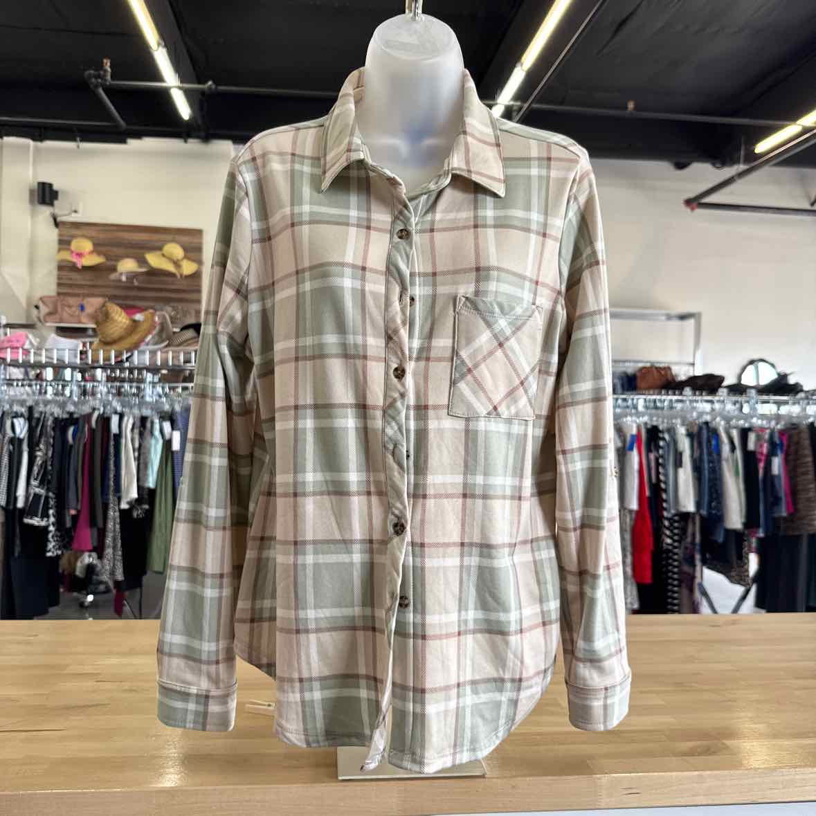 ultra flirt Size L Green Button Down Shirt