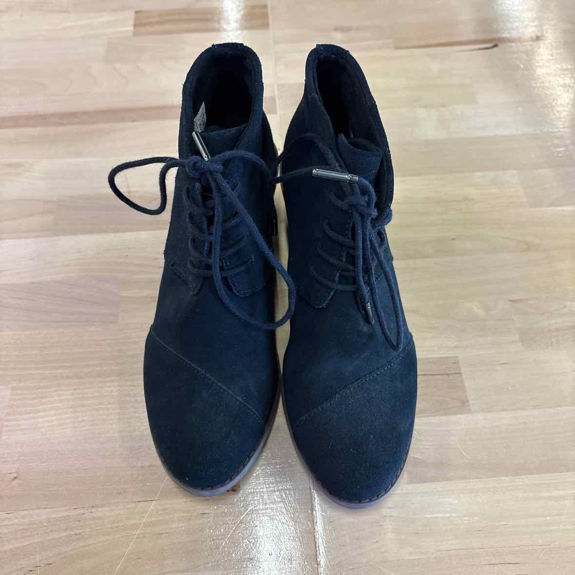 Toms Size 6 Black Bootie
