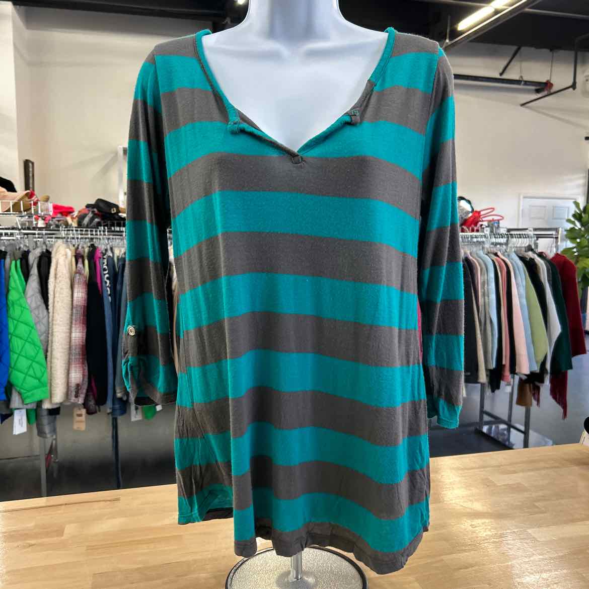 Robins Nest Size L Teal Longsleeve