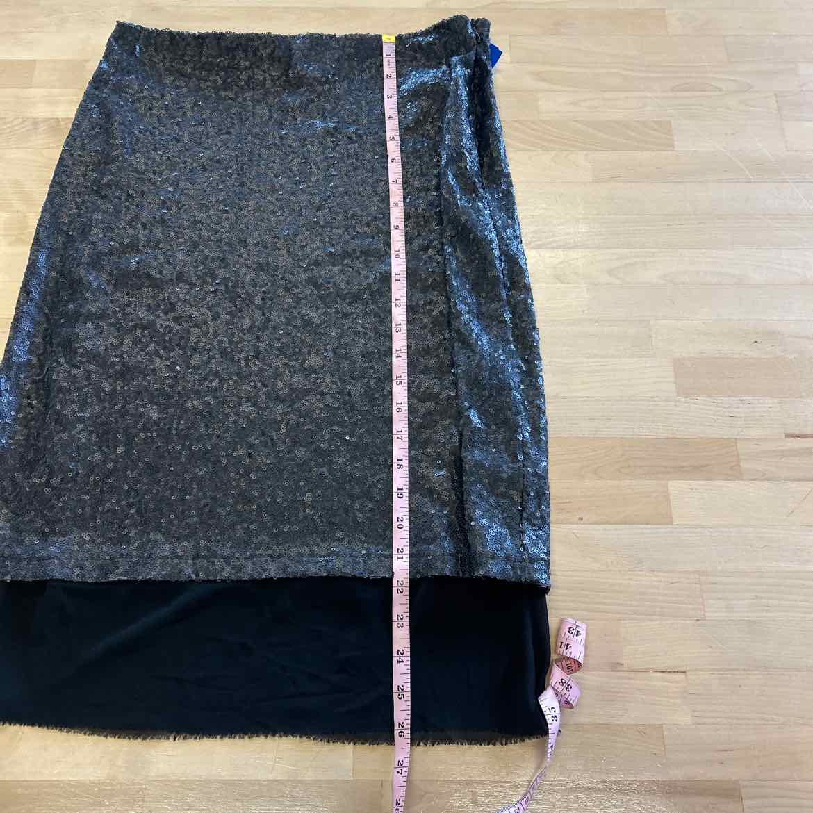 Chelsea & Violet Size M Black Preloved Skirt