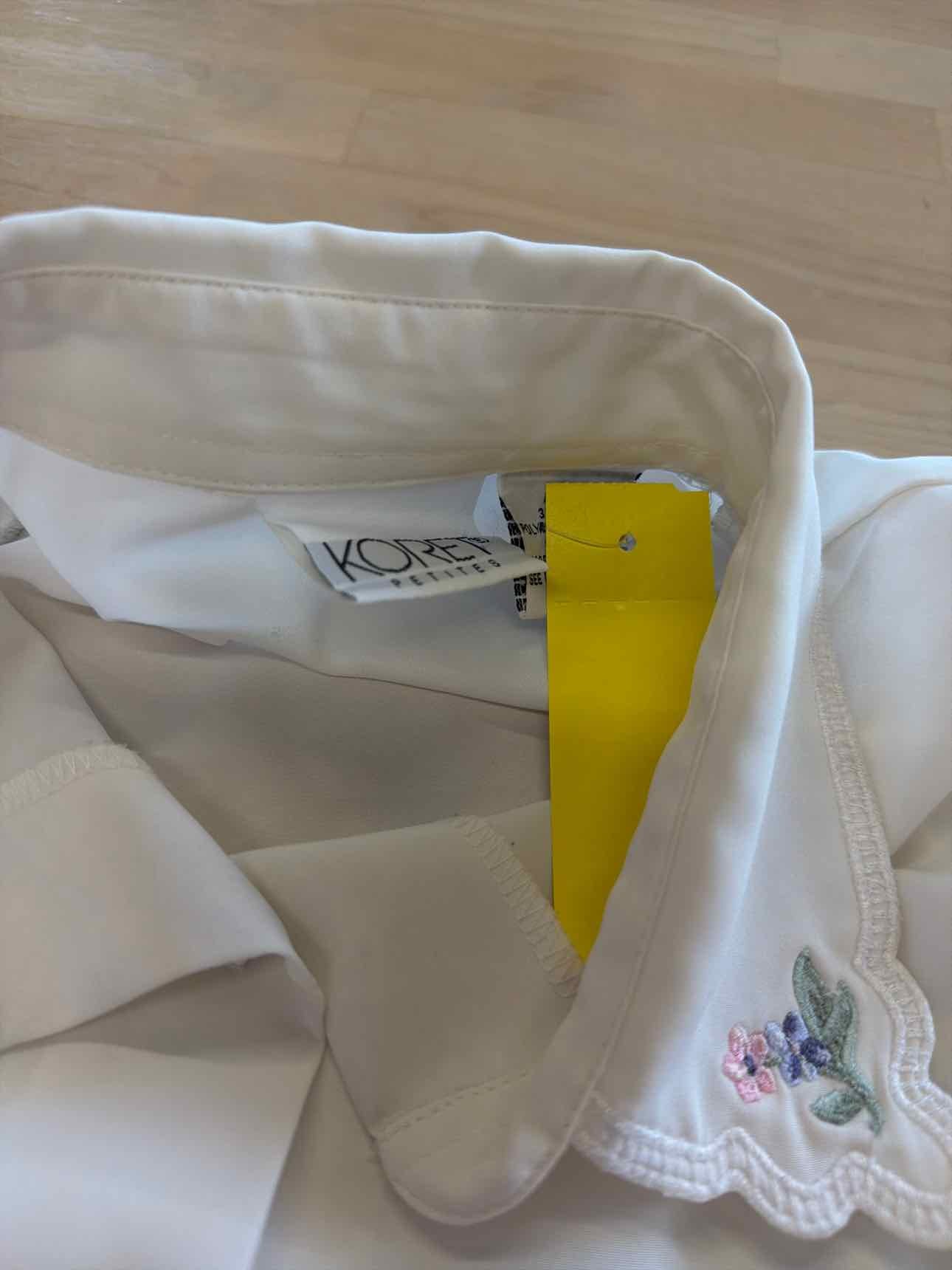 Koret Size 8 White Button Down Shirt