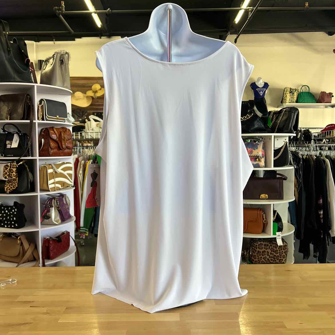 Nina Leonard Size 3X White Preloved Tank