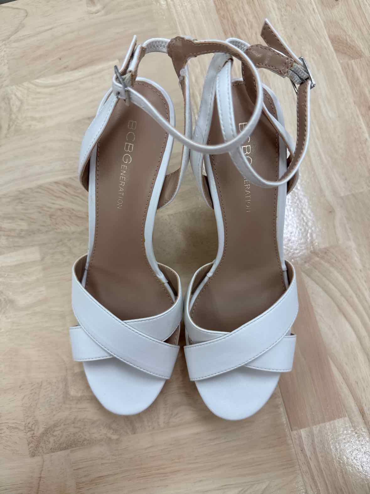 BCBG Size 7 White Niada Platform Sandal - Cloud Dancer