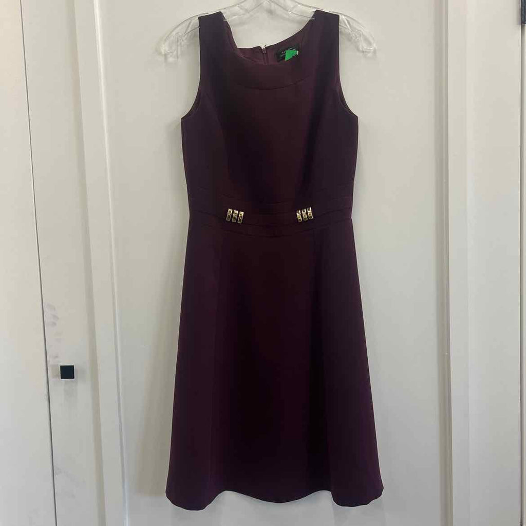 Tahari Size 4 Purple Preloved Dress
