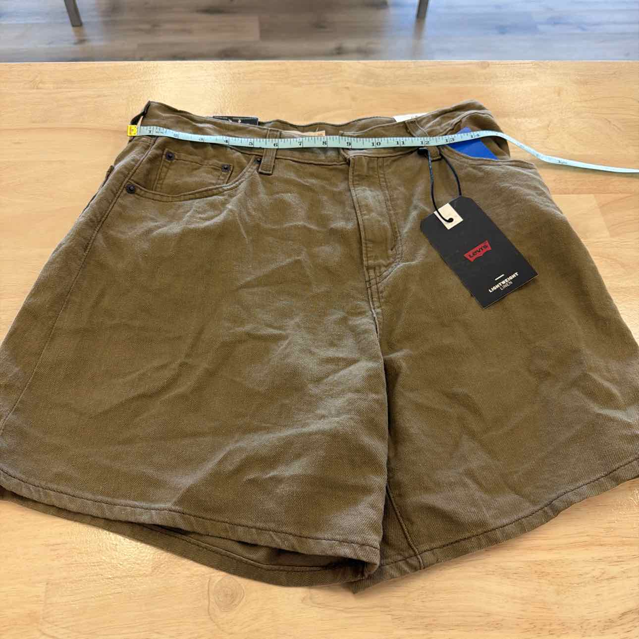 Levi's Women Size 29 Green New Shorts