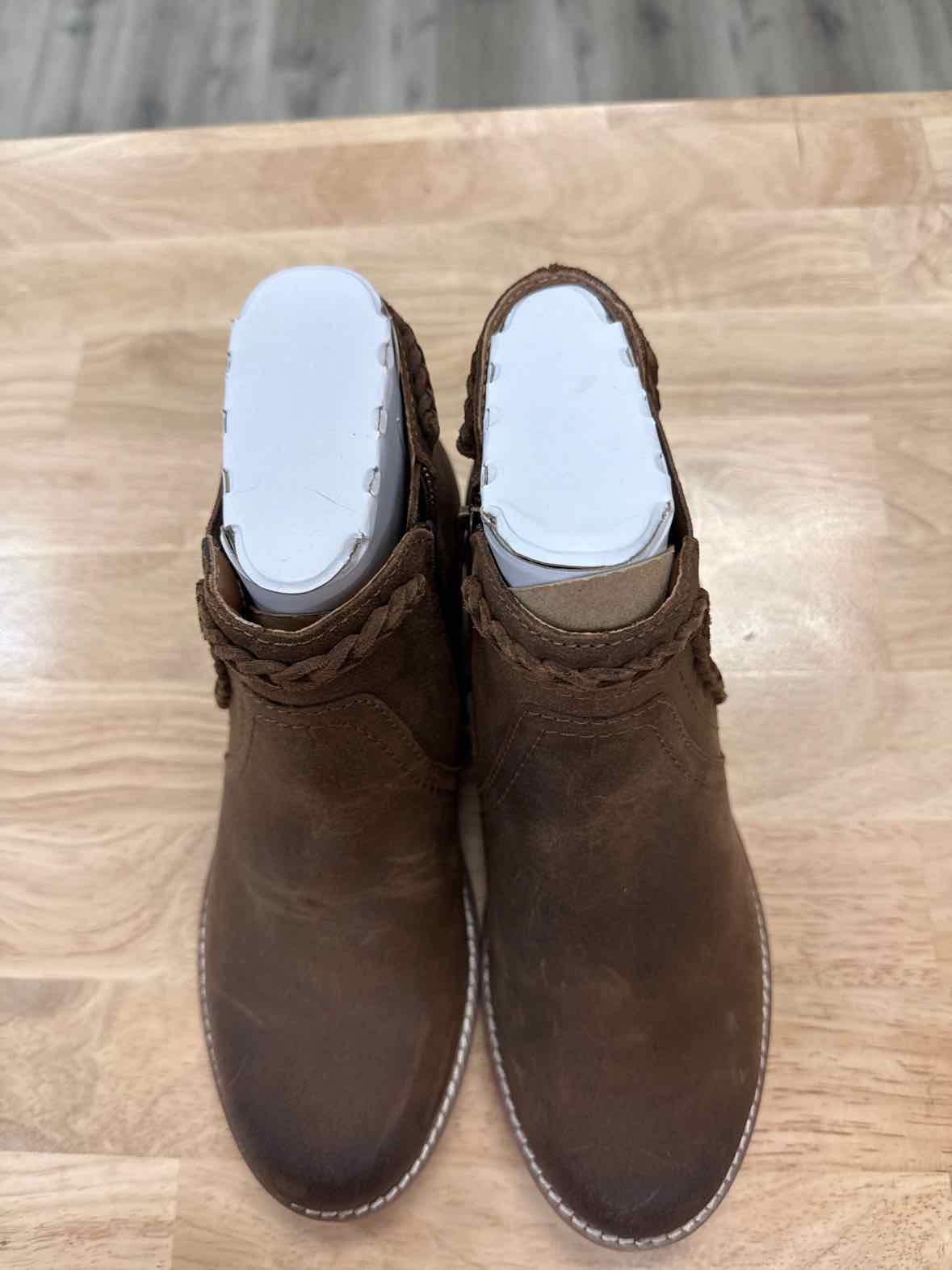 Earth Size 7.5 Brown Leather New Bootie