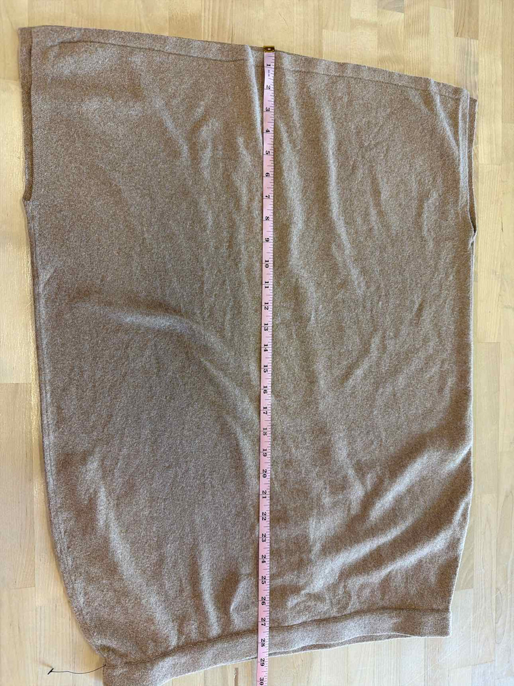 Vince Camuto Size L Tan Skirt