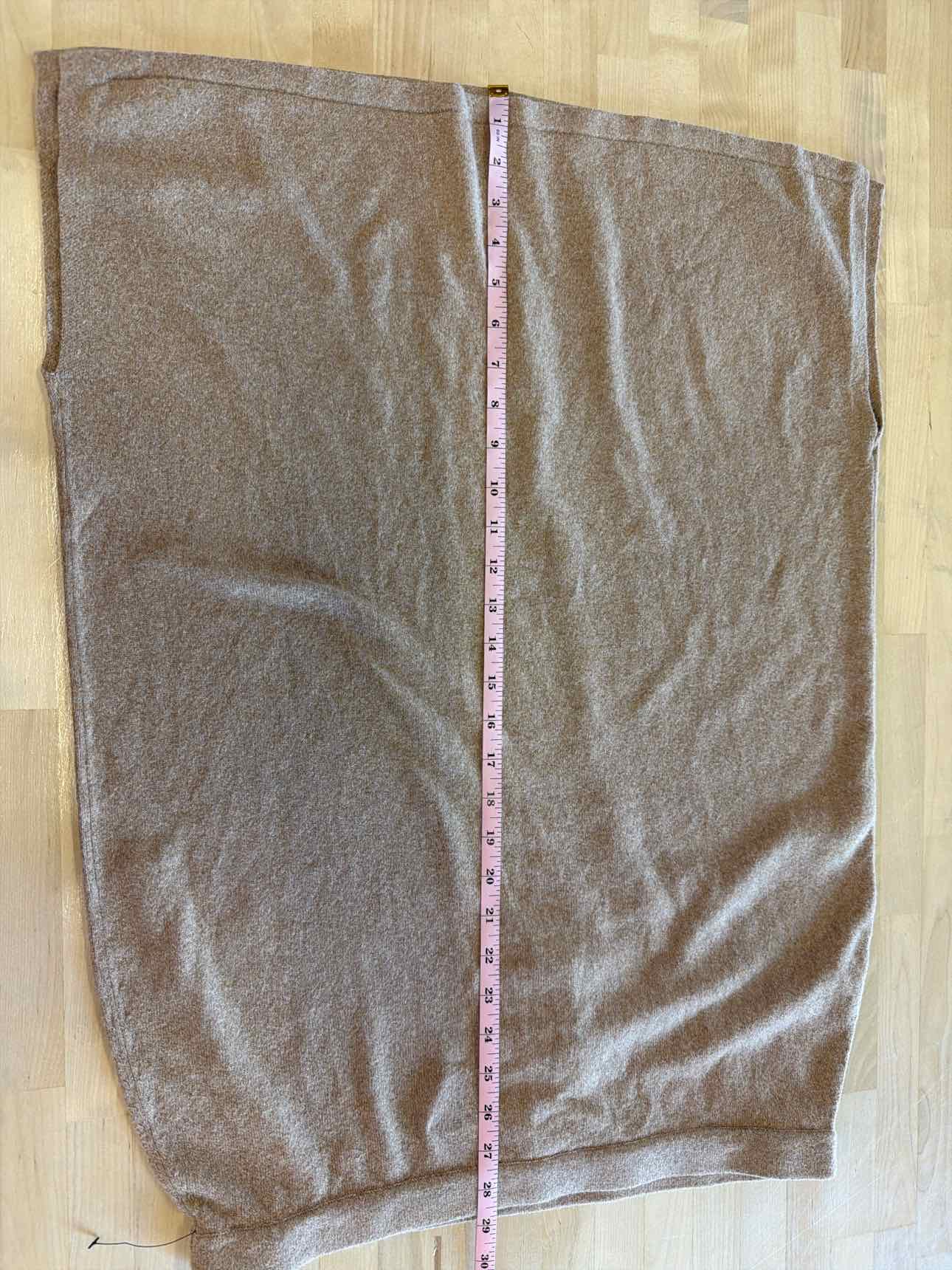 Vince Camuto Size L Tan Skirt