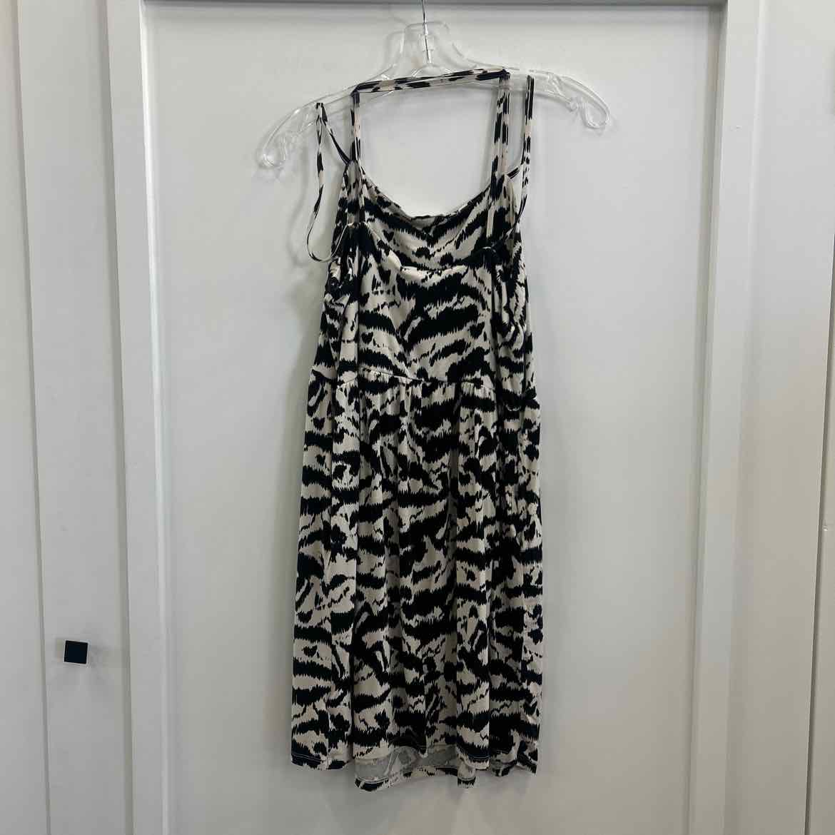 Old Navy Size L Black White Preloved Dress