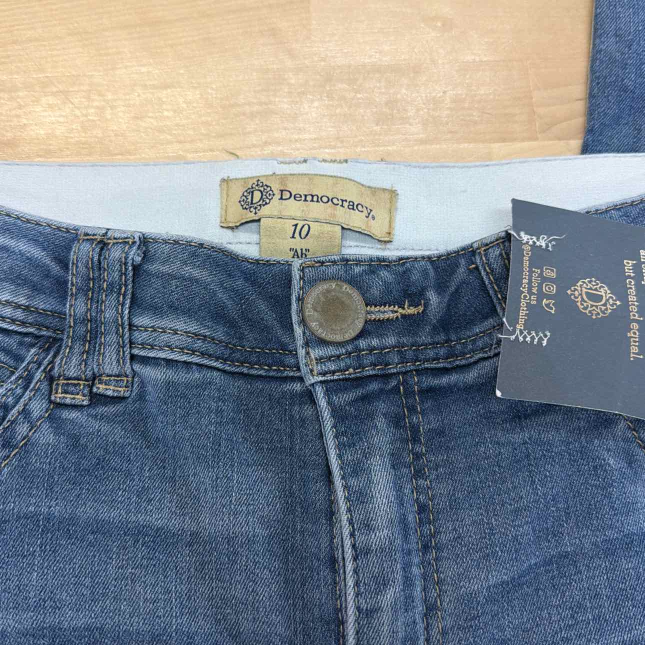 Democracy Women's "Ab" Solution Slim Straight Leg Jean