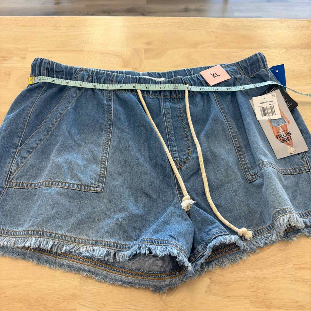 Celebrity pink Women Size XL Blue New Shorts