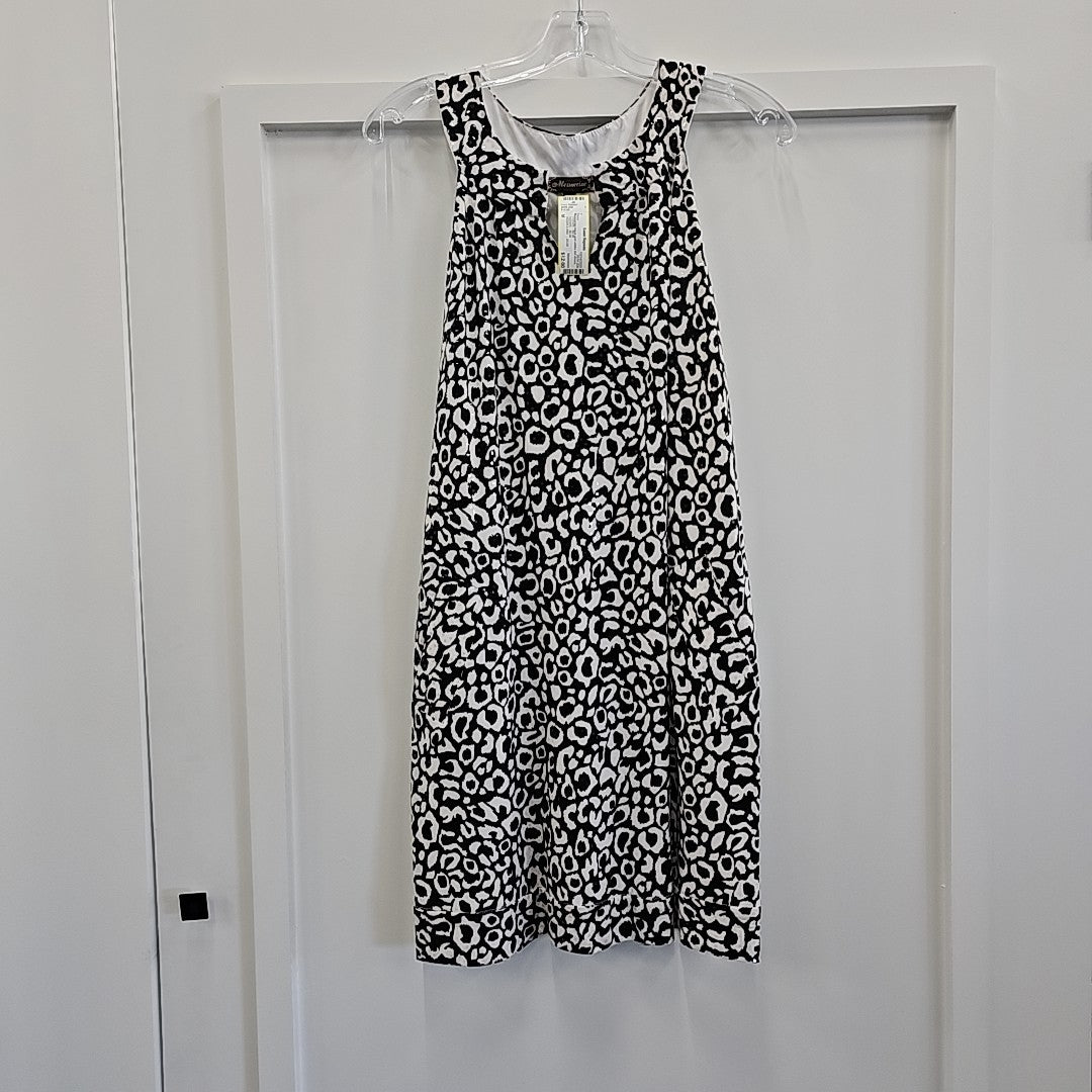 Mesmerize Size M BLACK & WHITE Dress