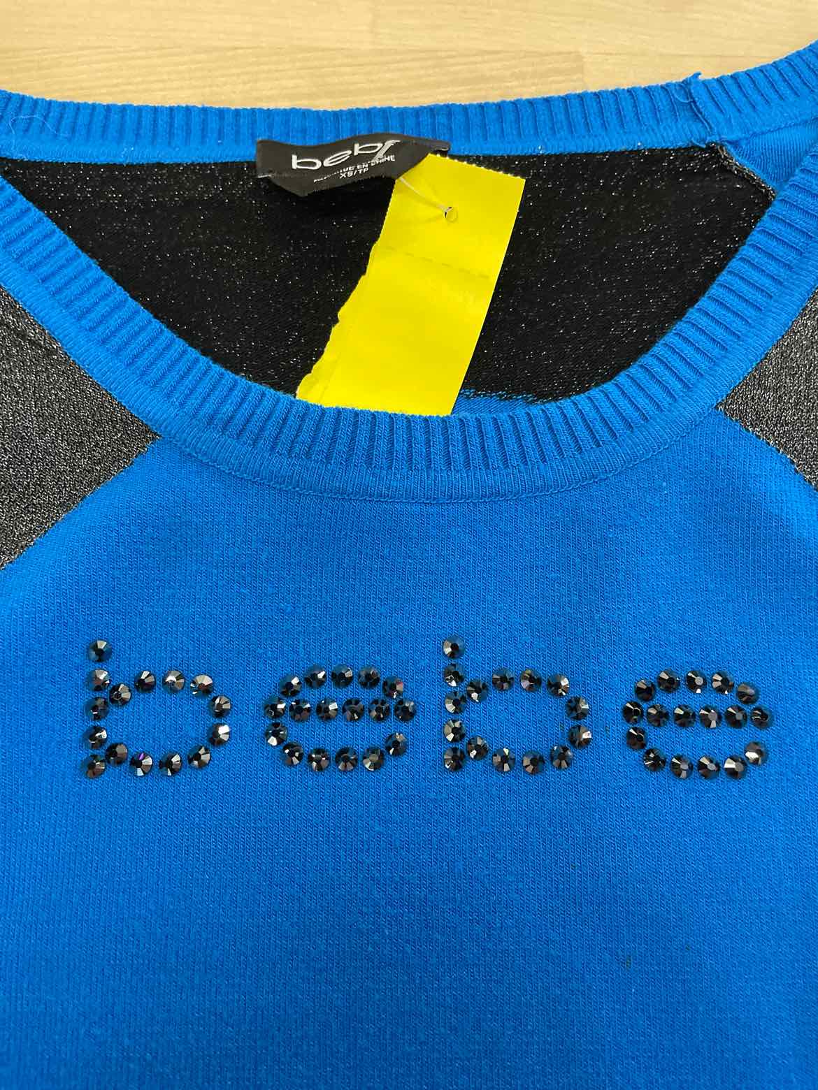 Bebe Size XS Black & Blue Longsleeve