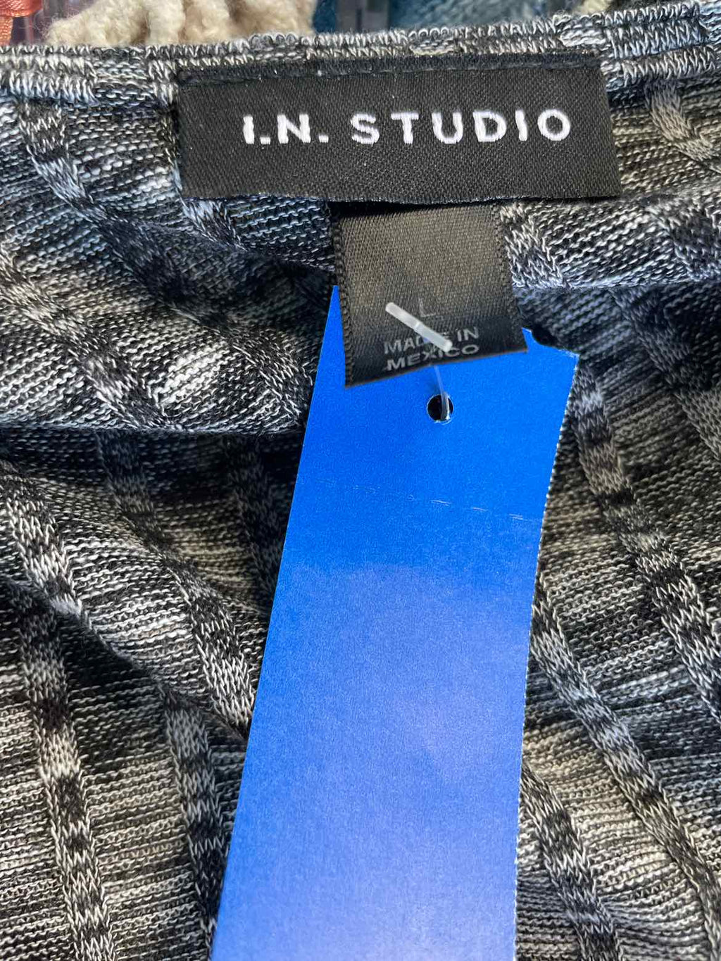 In studio Size L Black Gray Sweater