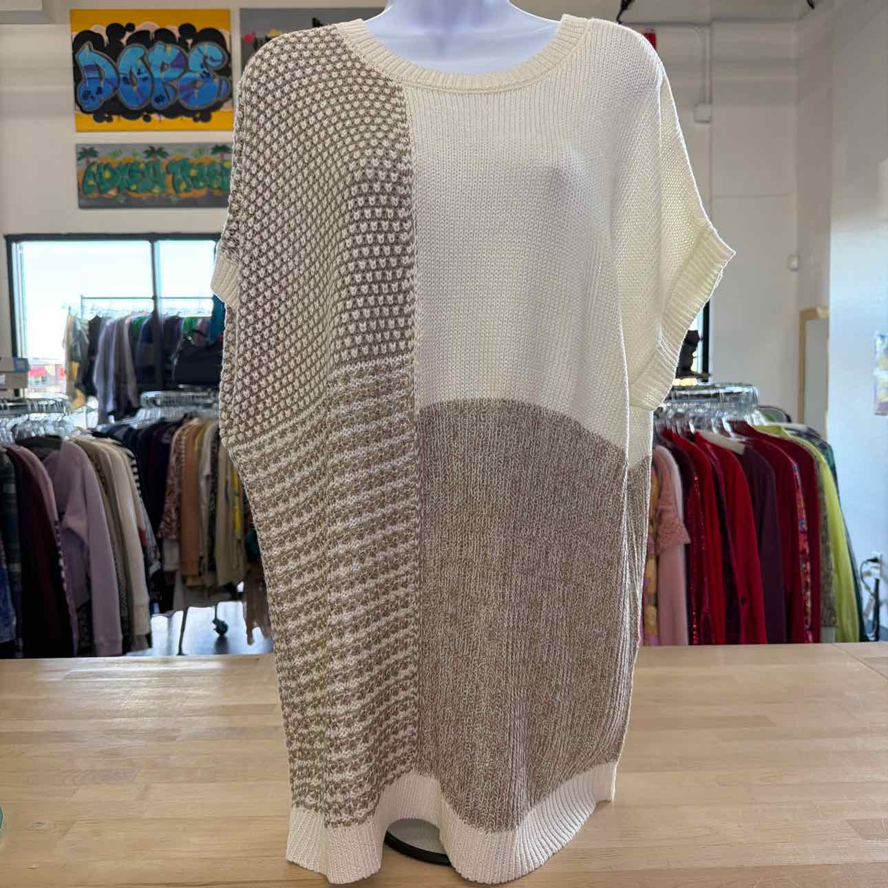 Perch Size 1X Tan Knit Preloved Sweater