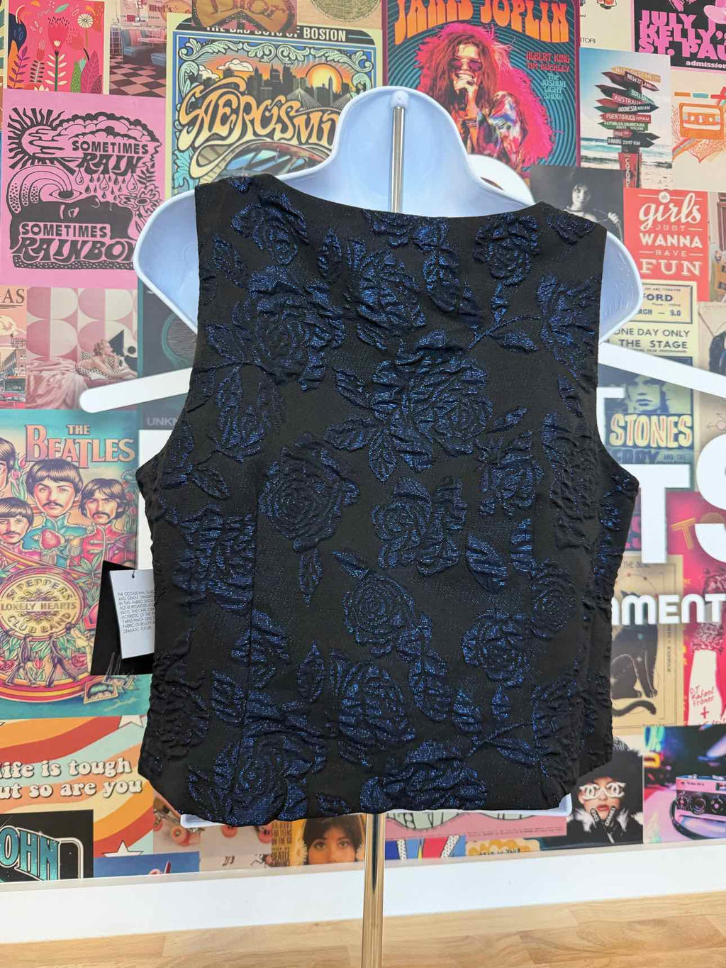 Muse Size 12 Textured-Rose Sleeveless Top - Black Blue
