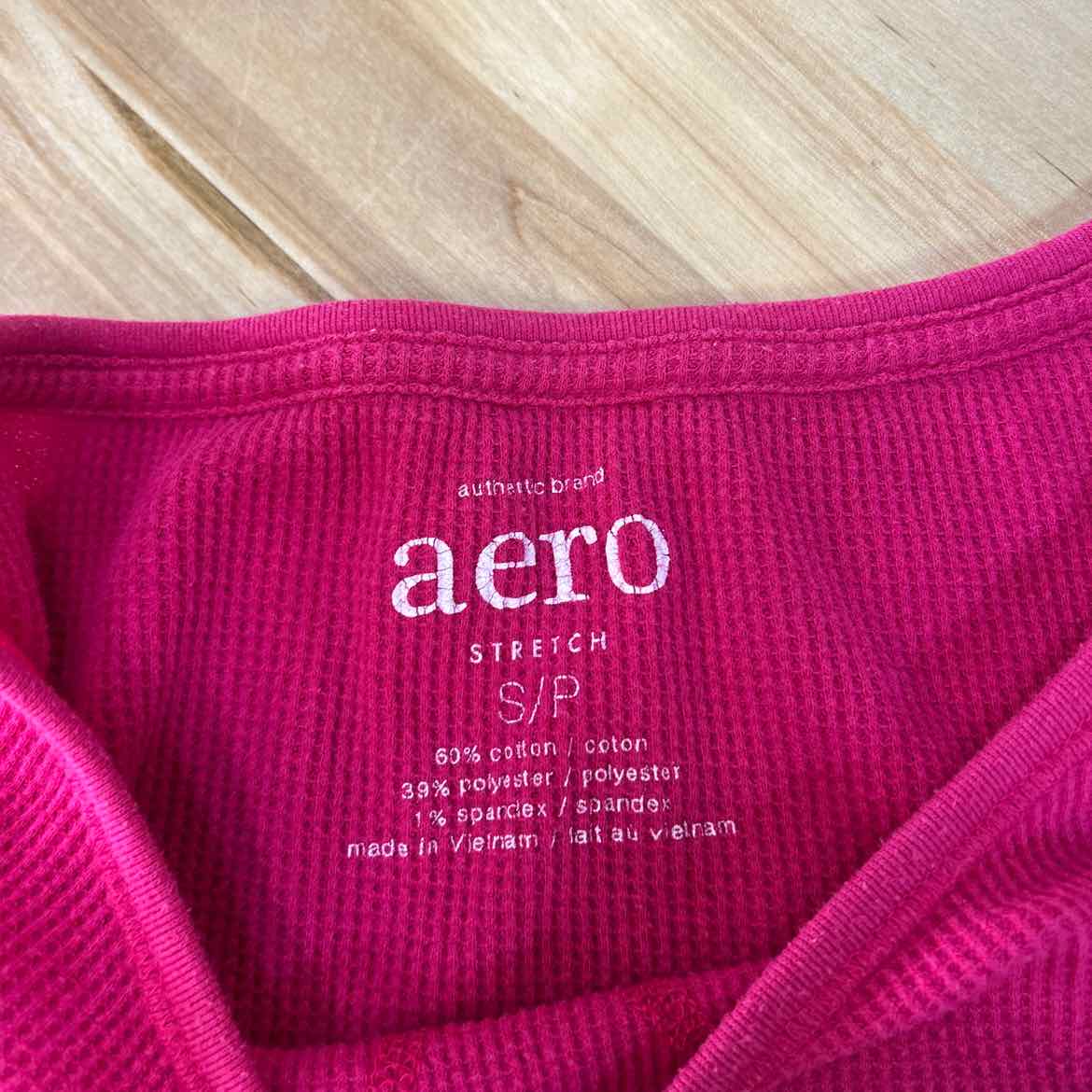 AERO Size S Pink Preloved Longsleeve