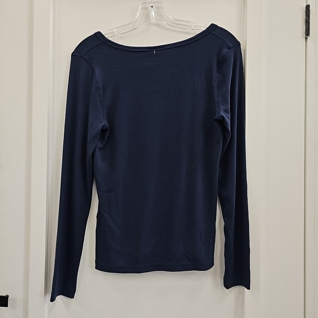 On 34th Size S Navy Long Sleeve