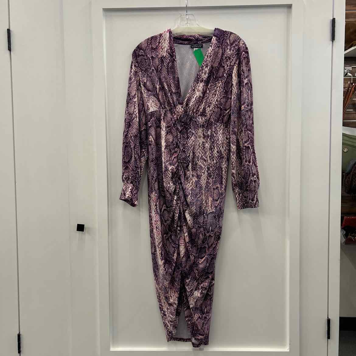 venus Size M Purple Preloved Dress