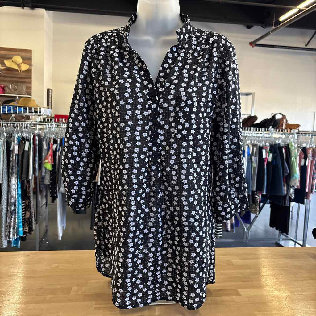 GeeGee Size S BLACK & WHITE Blouse