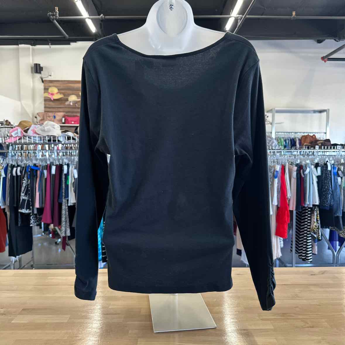 Levi's Size XL Black Long Sleeve