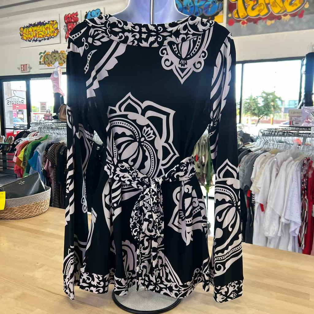 White House Black Market Size M BLACK & WHITE Preloved Blouse LS