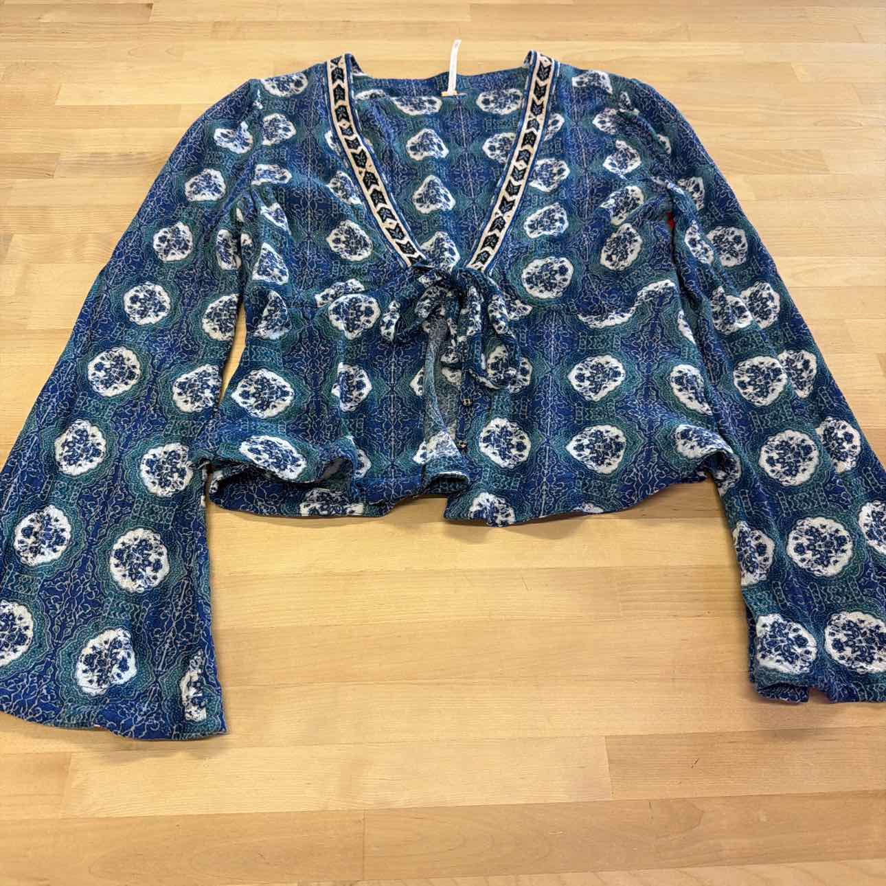 Free People Size M Blue Rayon Preloved Blouse