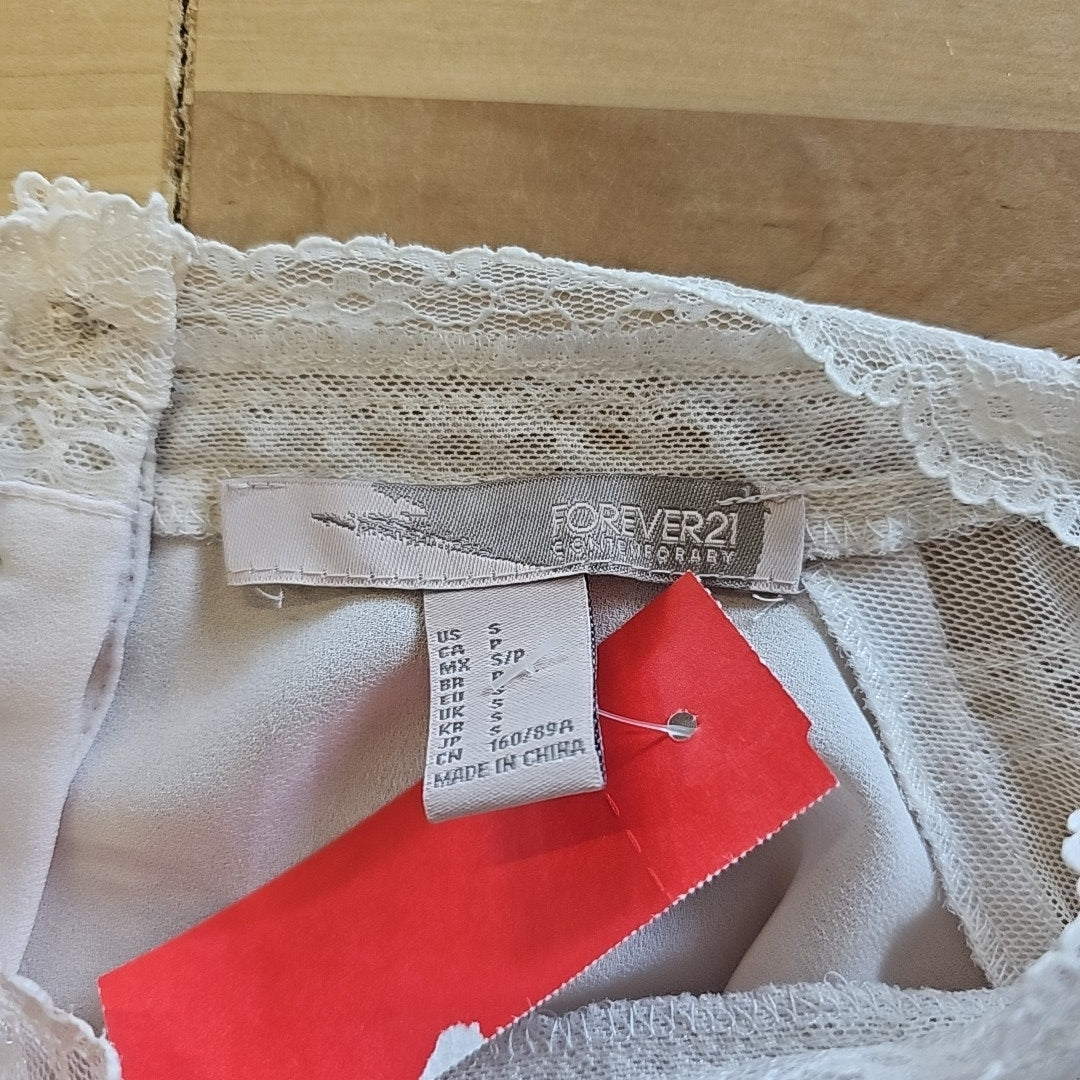 Forever 21 Size S White Used Button Down Shirt