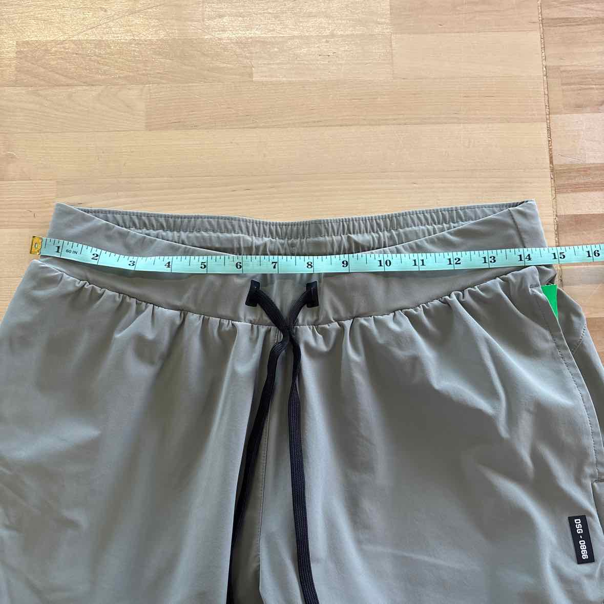 ASRV Size M Green MENS Athletic Shorts