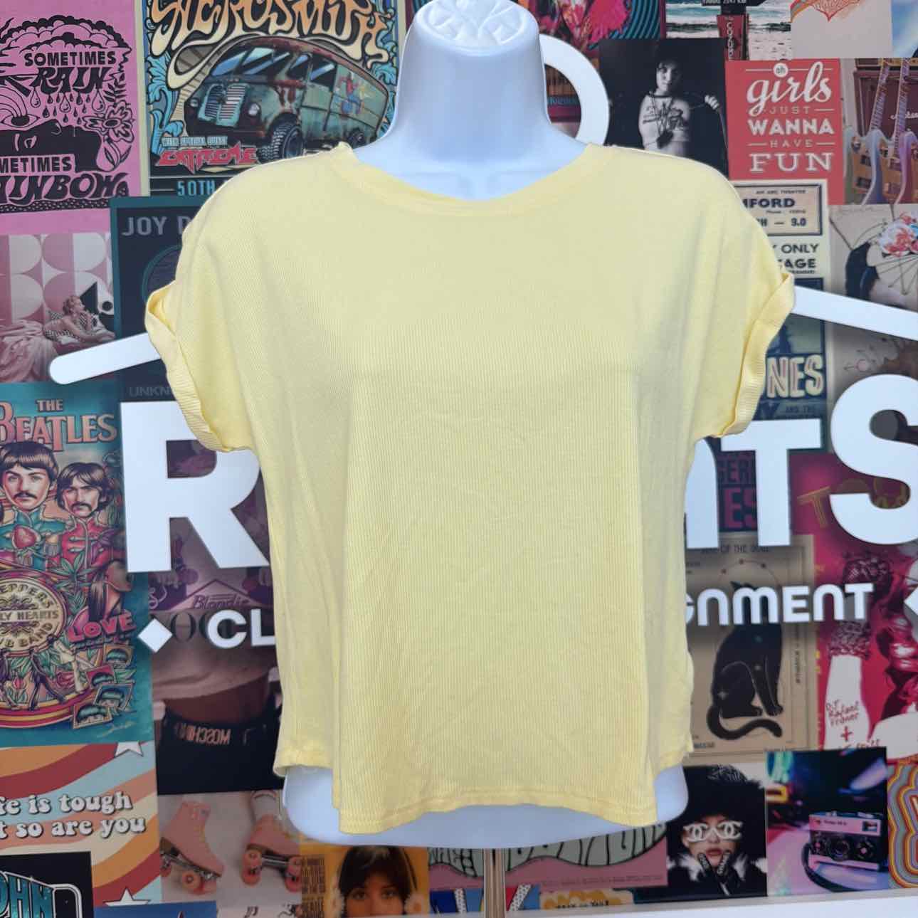 hippie rose Size S Cuffed Short-Sleeve Tee