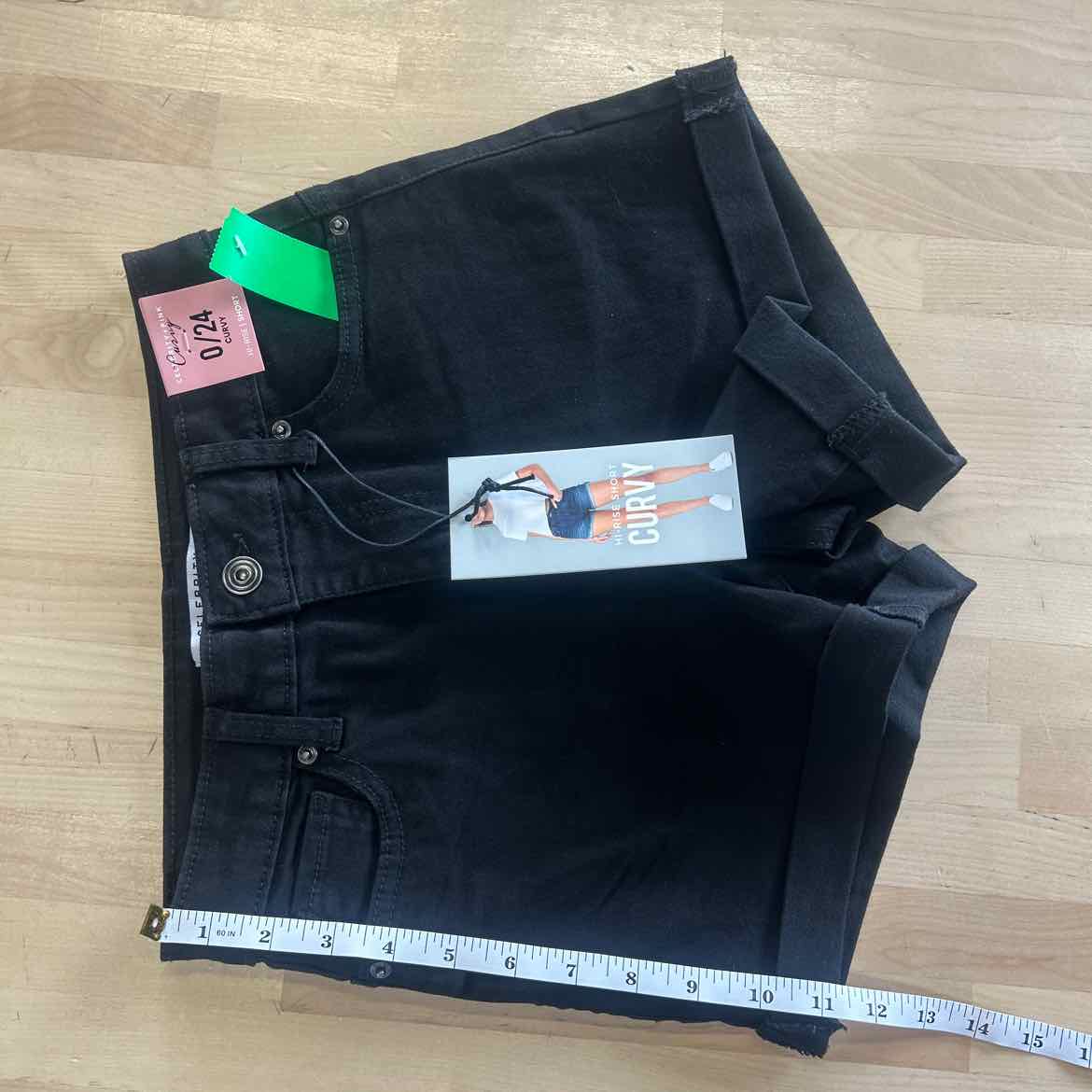 Celebrity Pink Juniors' 4" High-Rise Curvy Denim Shorts - Black - 0